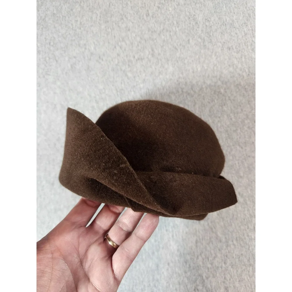 Saks Fifth Avenue Pillbox Hat Womens OS Brown Felt Folded Brim Made in Italy